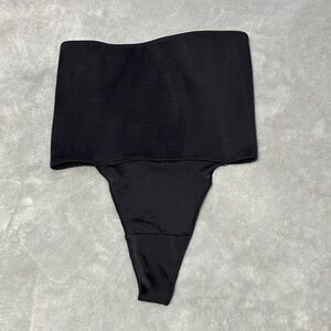 NWOT La Vie en Rose Shapewear Thong